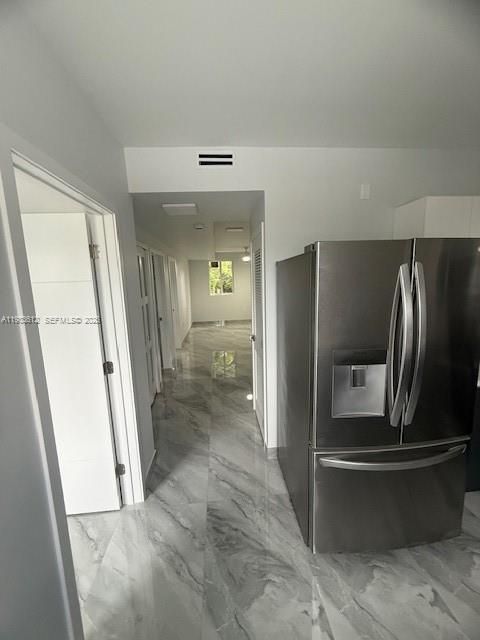 For Rent: $3,200 (2 beds, 1 baths, 850 Square Feet)