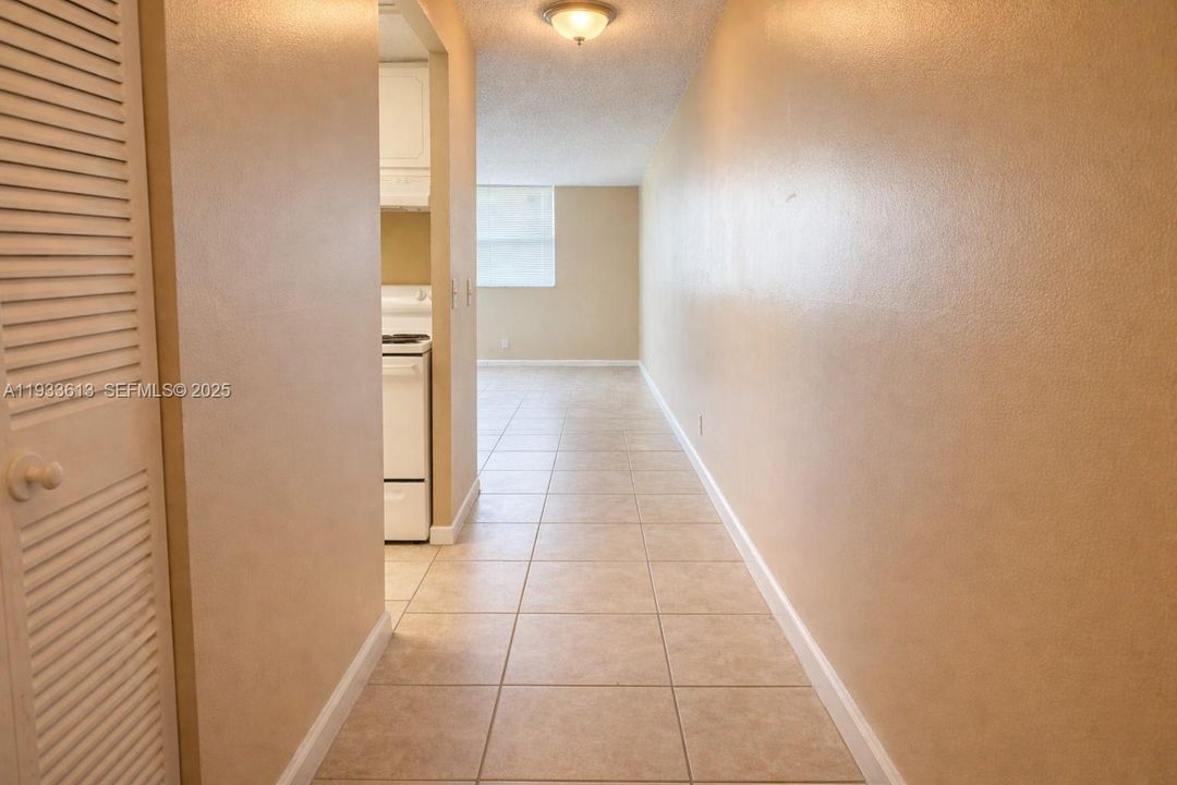 For Rent: $1,500 (1 beds, 1 baths, 845 Square Feet)
