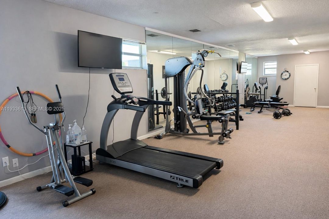 For Rent: $1,500 (1 beds, 1 baths, 845 Square Feet)