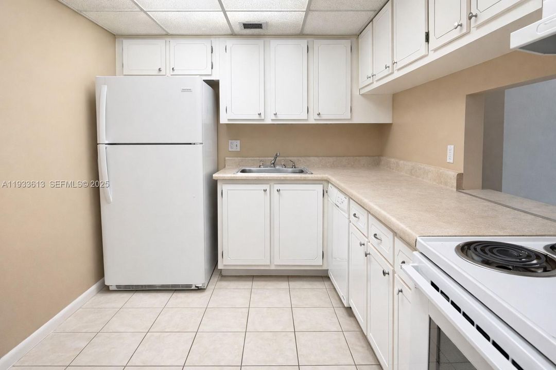 For Rent: $1,500 (1 beds, 1 baths, 845 Square Feet)