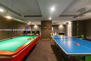 En Venta: $995,000 (2 camas, 2 baños, 1901 Pies cuadrados)