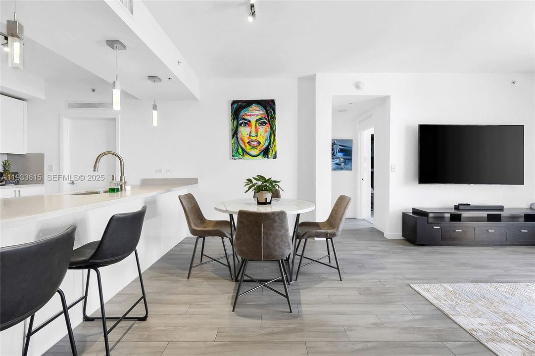 For Rent: $4,300 (2 beds, 2 baths, 1274 Square Feet)