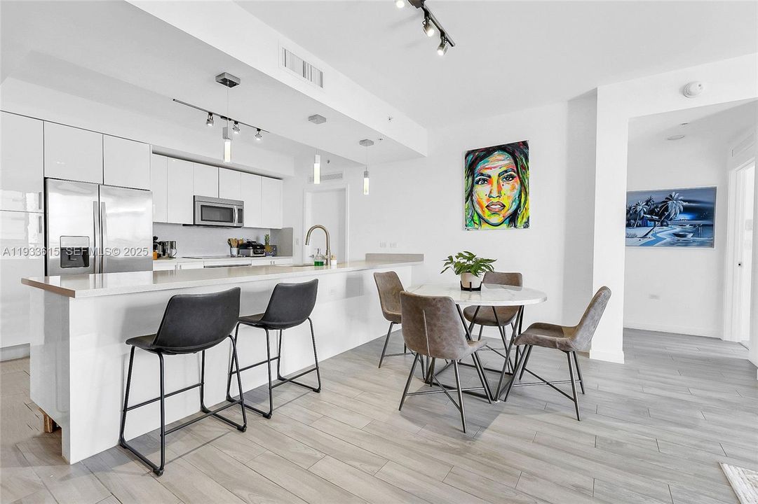 For Rent: $4,300 (2 beds, 2 baths, 1274 Square Feet)