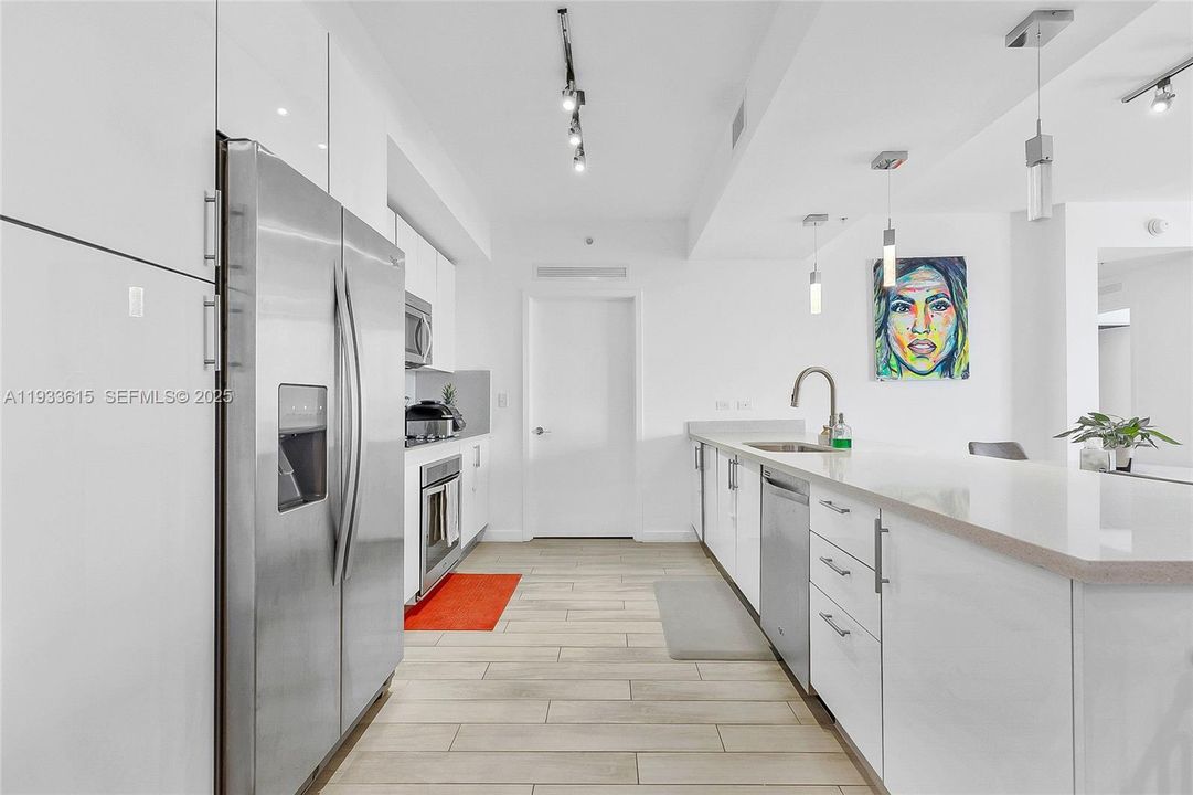 For Rent: $4,300 (2 beds, 2 baths, 1274 Square Feet)