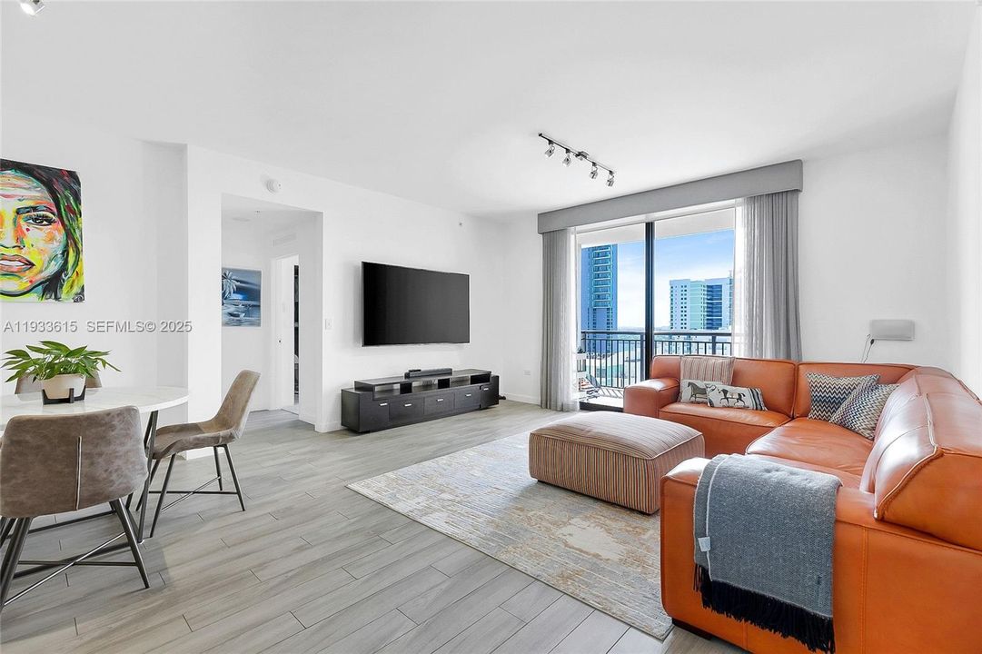 For Rent: $4,300 (2 beds, 2 baths, 1274 Square Feet)