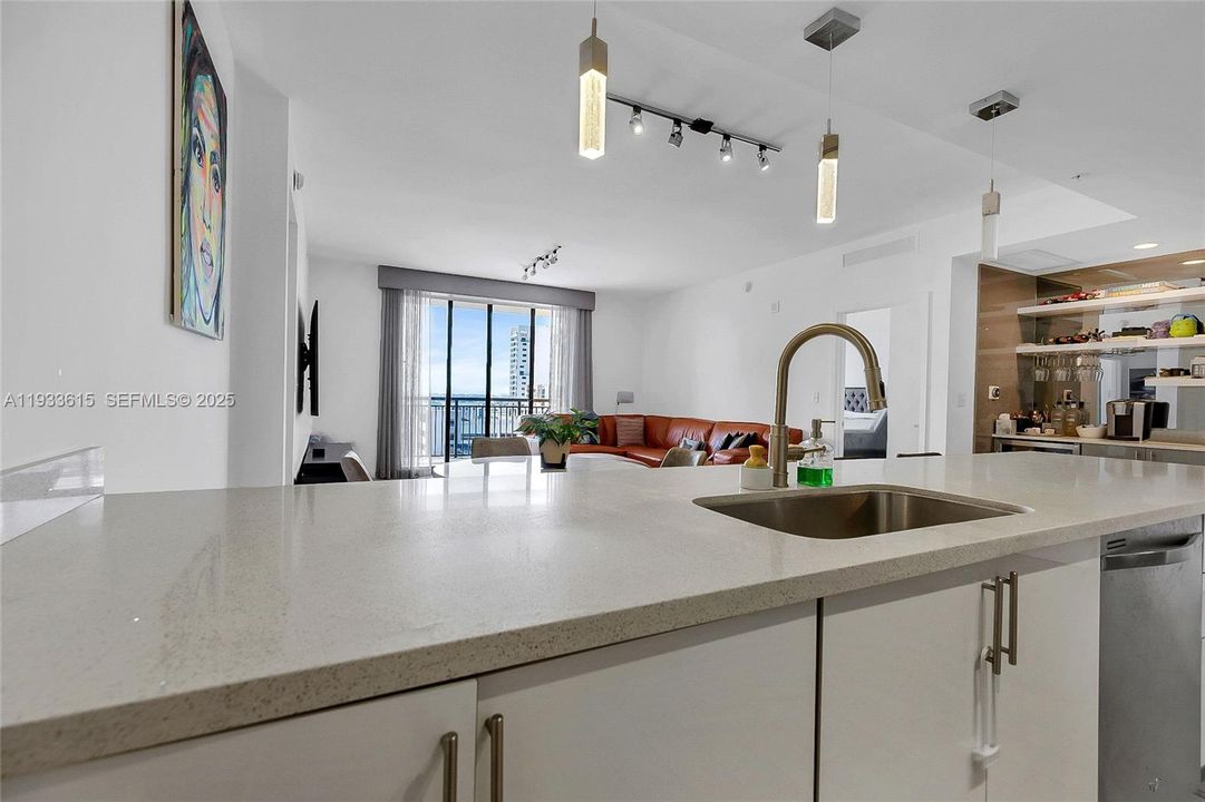 For Rent: $4,300 (2 beds, 2 baths, 1274 Square Feet)