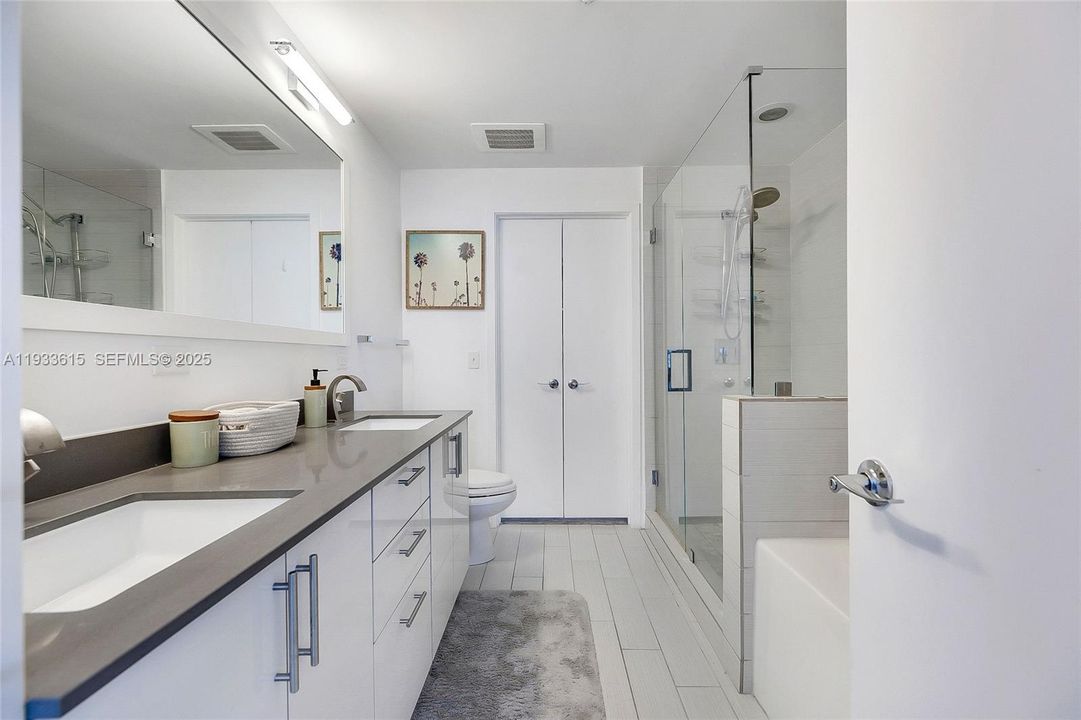 For Rent: $4,300 (2 beds, 2 baths, 1274 Square Feet)