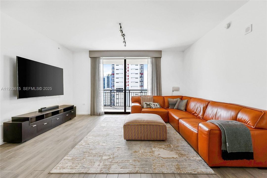 For Rent: $4,300 (2 beds, 2 baths, 1274 Square Feet)