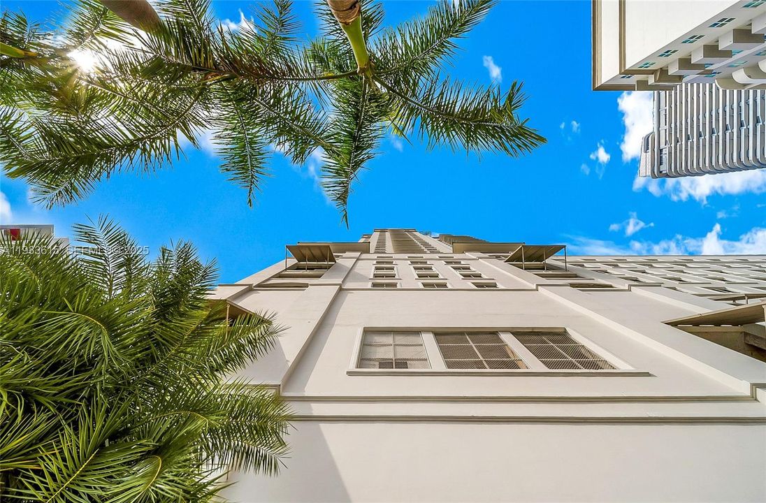 For Rent: $4,300 (2 beds, 2 baths, 1274 Square Feet)