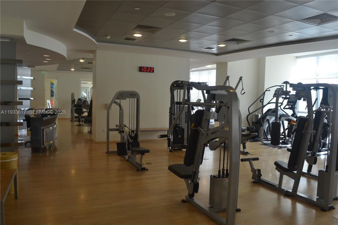 For Sale: $2,139,000 (2 beds, 3 baths, 1730 Square Feet)