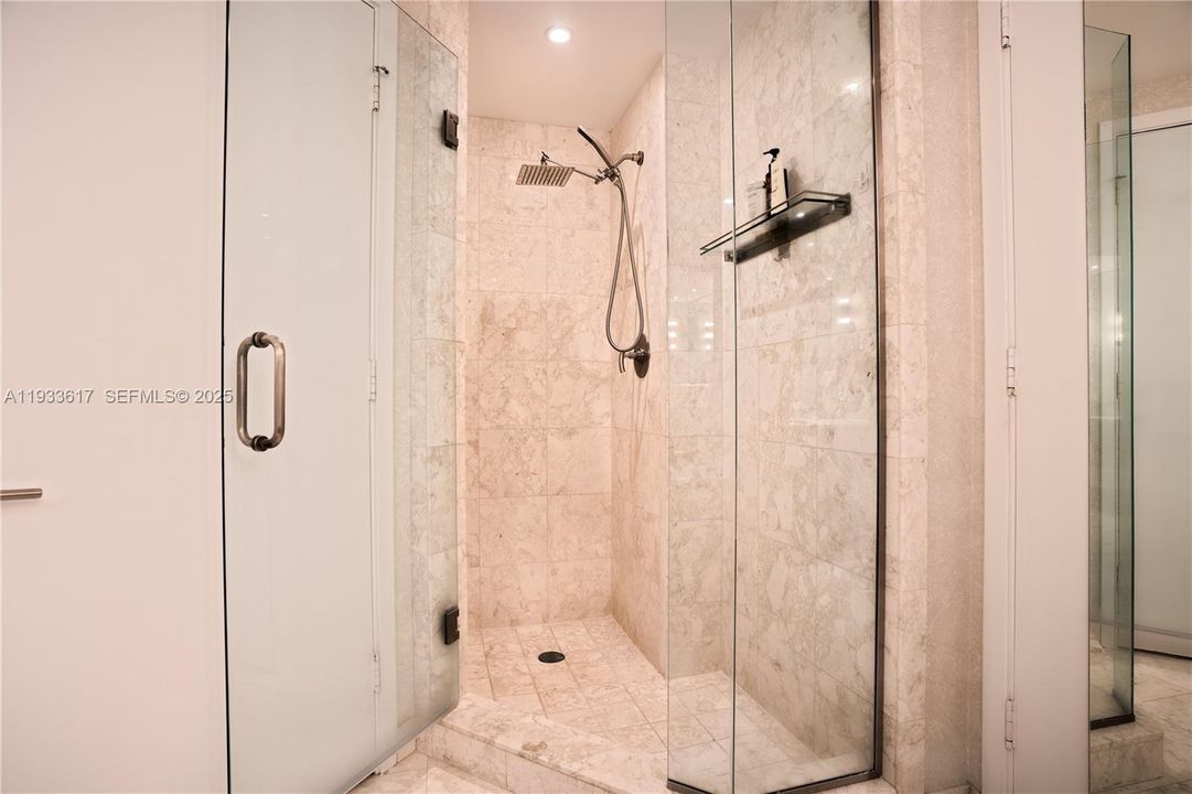 For Sale: $2,139,000 (2 beds, 3 baths, 1730 Square Feet)