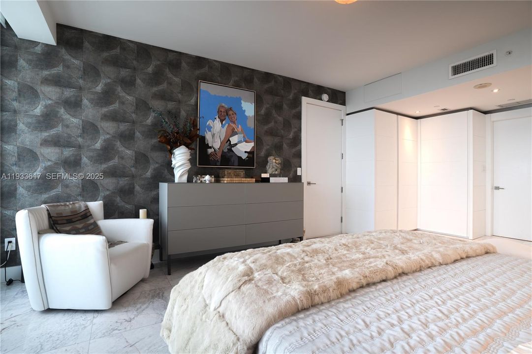 For Sale: $2,139,000 (2 beds, 3 baths, 1730 Square Feet)