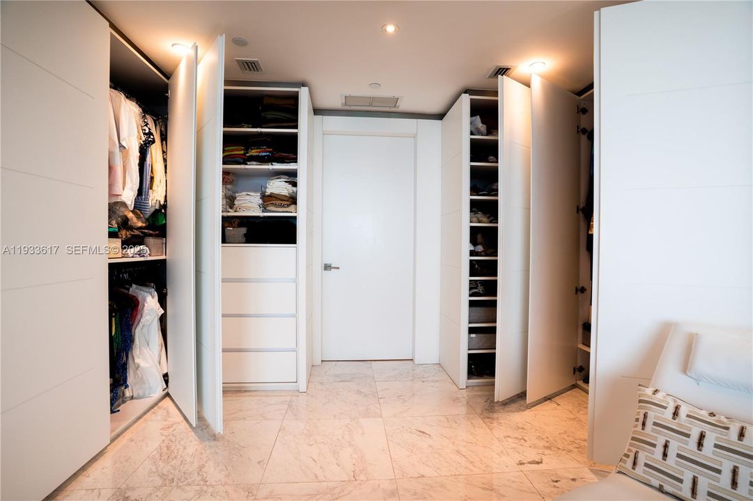 DESIGNER ITALIAN BUILT  CLOSETS