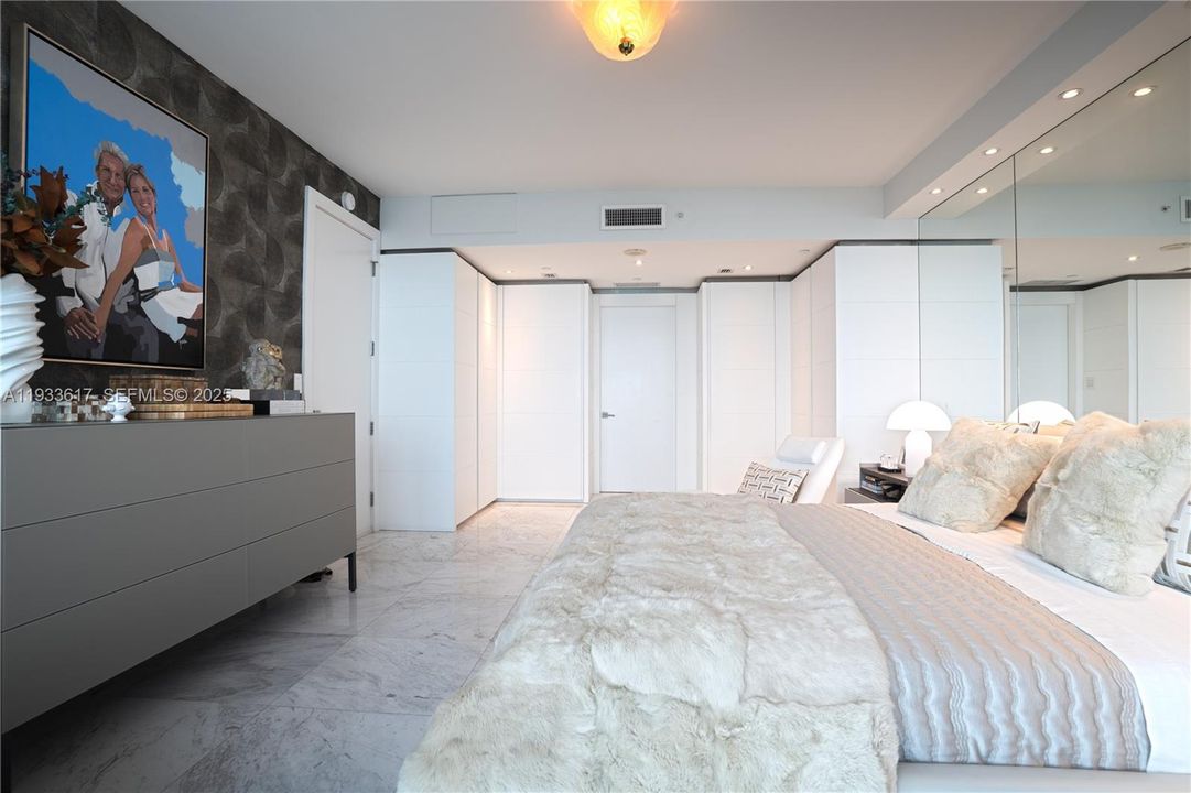 For Sale: $2,139,000 (2 beds, 3 baths, 1730 Square Feet)