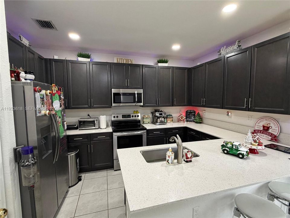 На продажу: $369,999 (3 спален, 2 ванн, 1539 Квадратных фут)