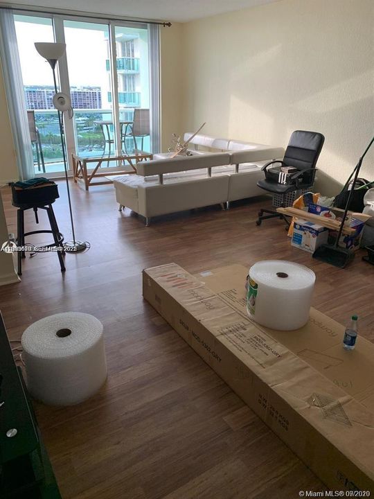 En Renta: $2,450 (1 camas, 1 baños, 812 Pies cuadrados)