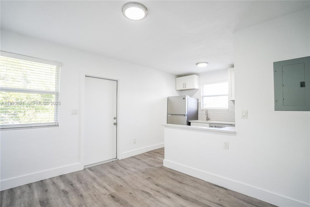 出租: $1,700 (1 贝兹, 1 浴室, 505 平方英尺)