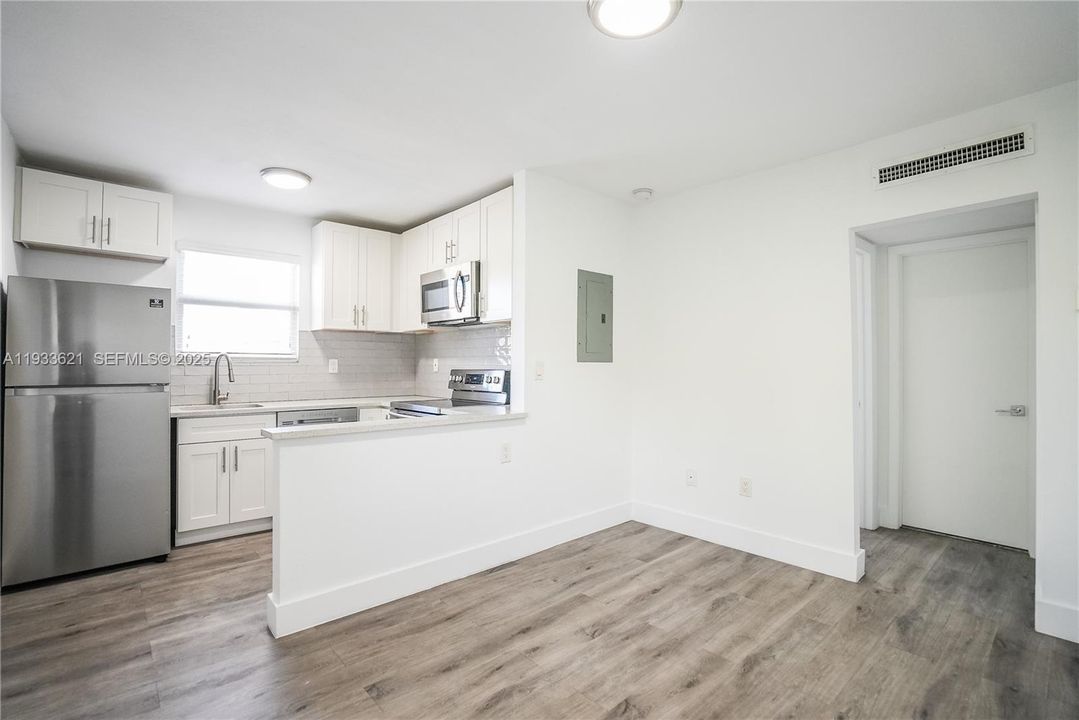 出租: $1,700 (1 贝兹, 1 浴室, 505 平方英尺)