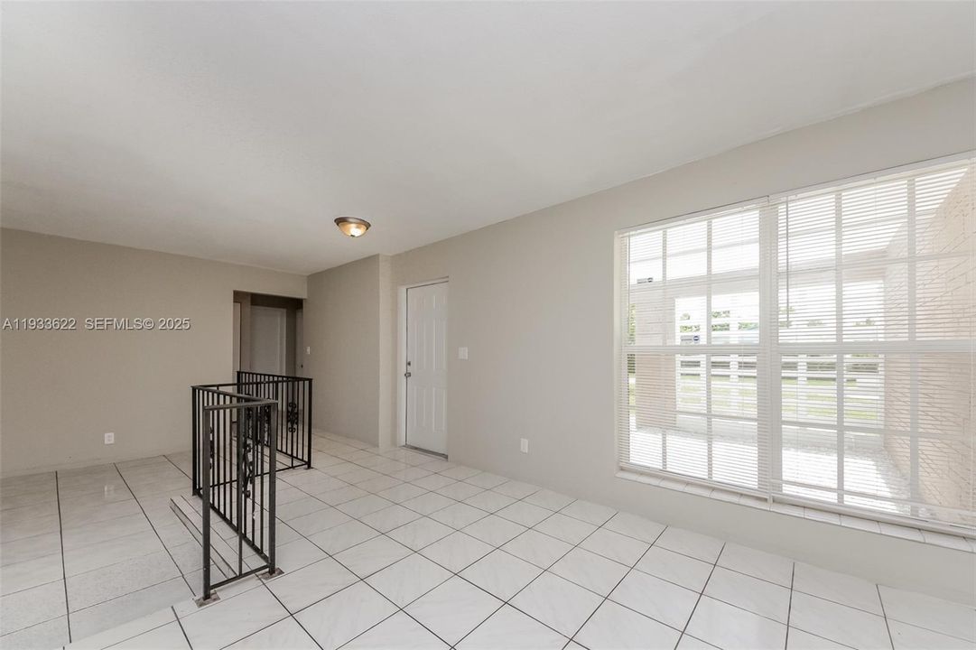 En Renta: $2,435 (3 camas, 2 baños, 1505 Pies cuadrados)