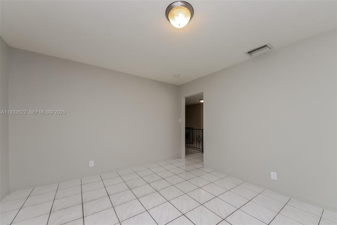 En Renta: $2,435 (3 camas, 2 baños, 1505 Pies cuadrados)