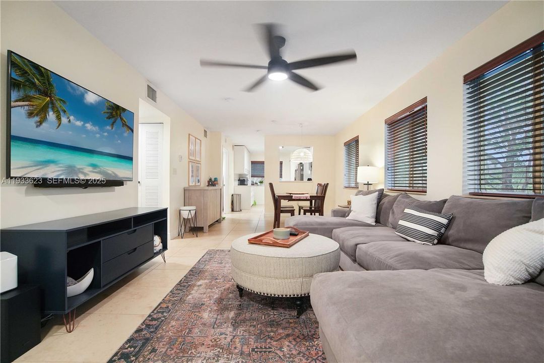 En Renta: $2,400 (2 camas, 2 baños, 1005 Pies cuadrados)