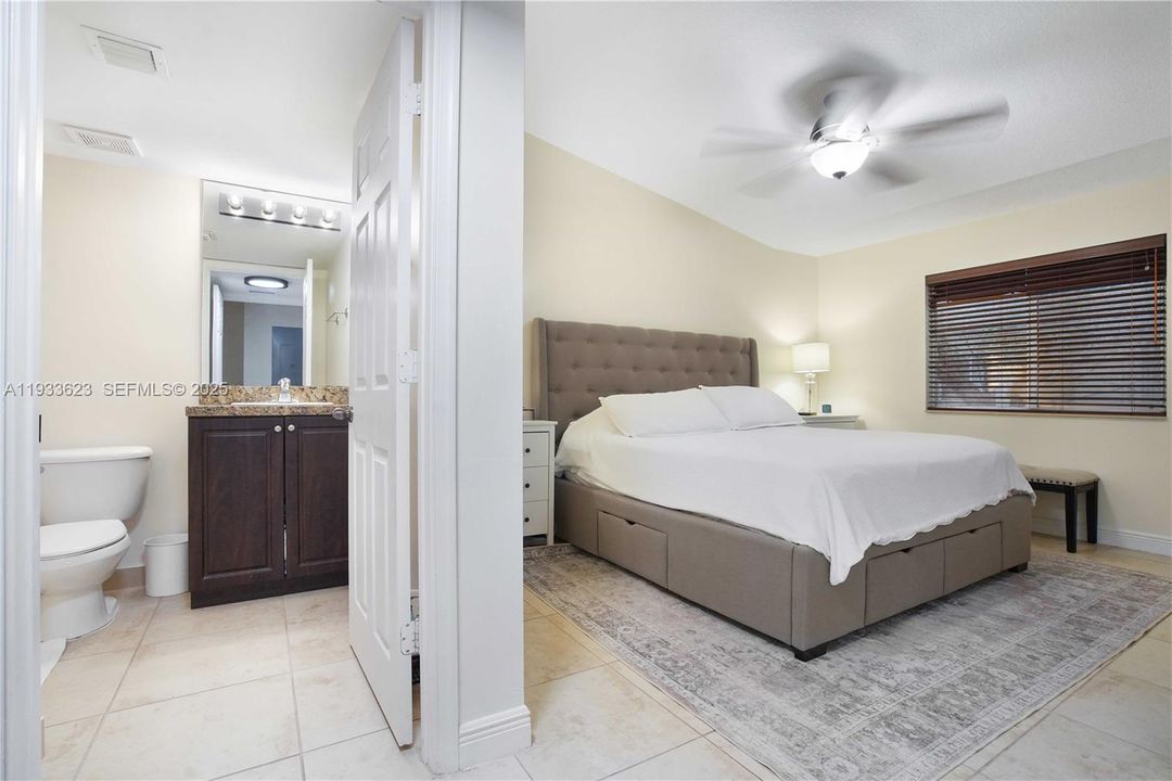 En Renta: $2,400 (2 camas, 2 baños, 1005 Pies cuadrados)