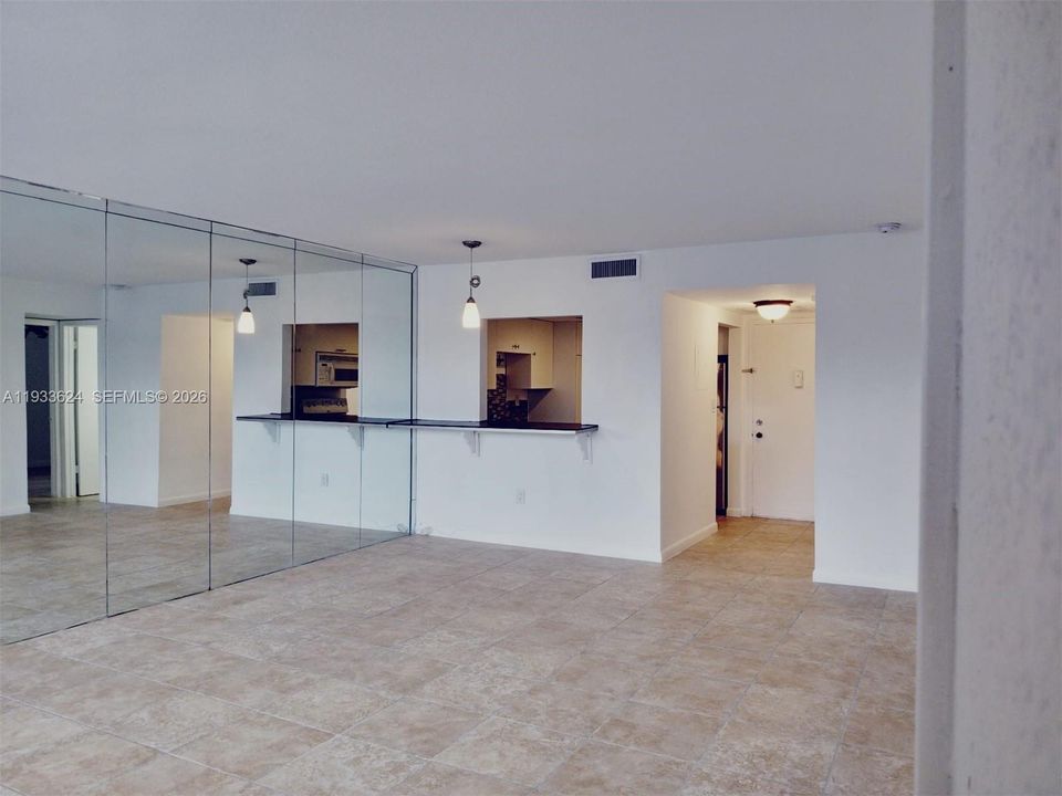 В аренду: $2,180 (1 спален, 2 ванн, 909 Квадратных фут)