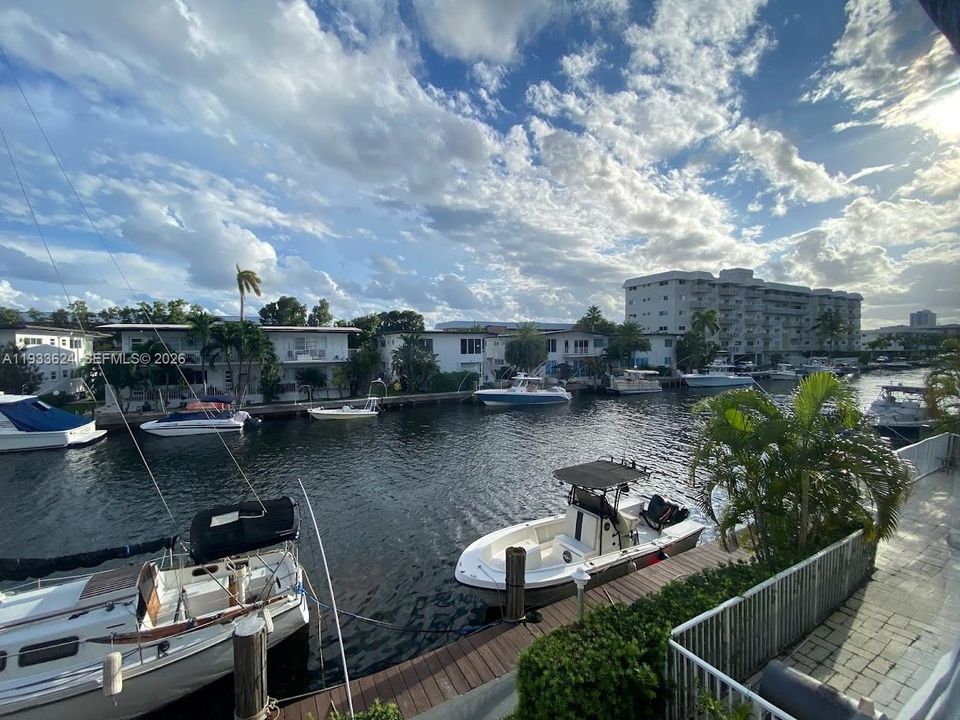 В аренду: $2,180 (1 спален, 2 ванн, 909 Квадратных фут)