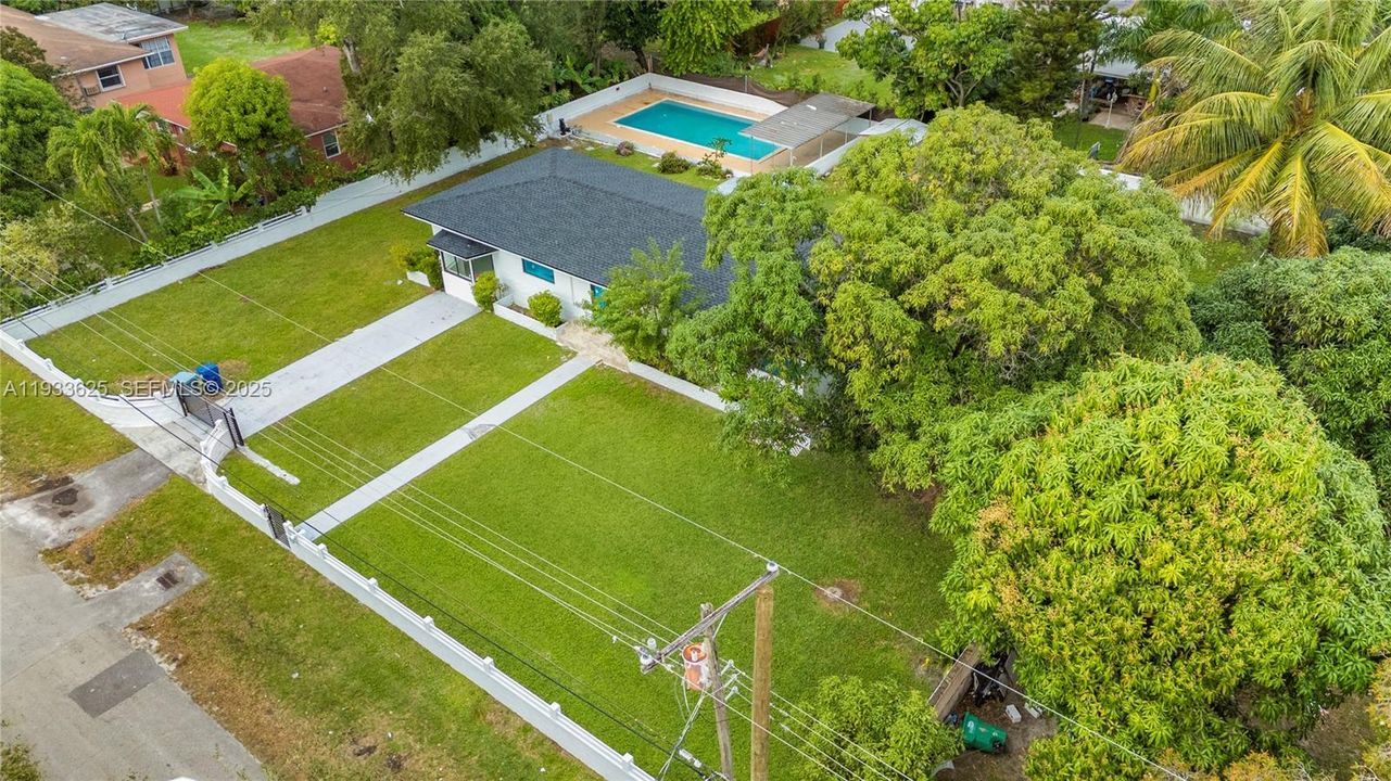 待售: $850,900 (3 贝兹, 3 浴室, 1690 平方英尺)