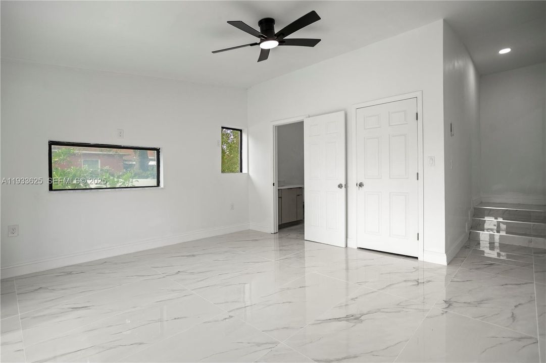 待售: $850,900 (3 贝兹, 3 浴室, 1690 平方英尺)