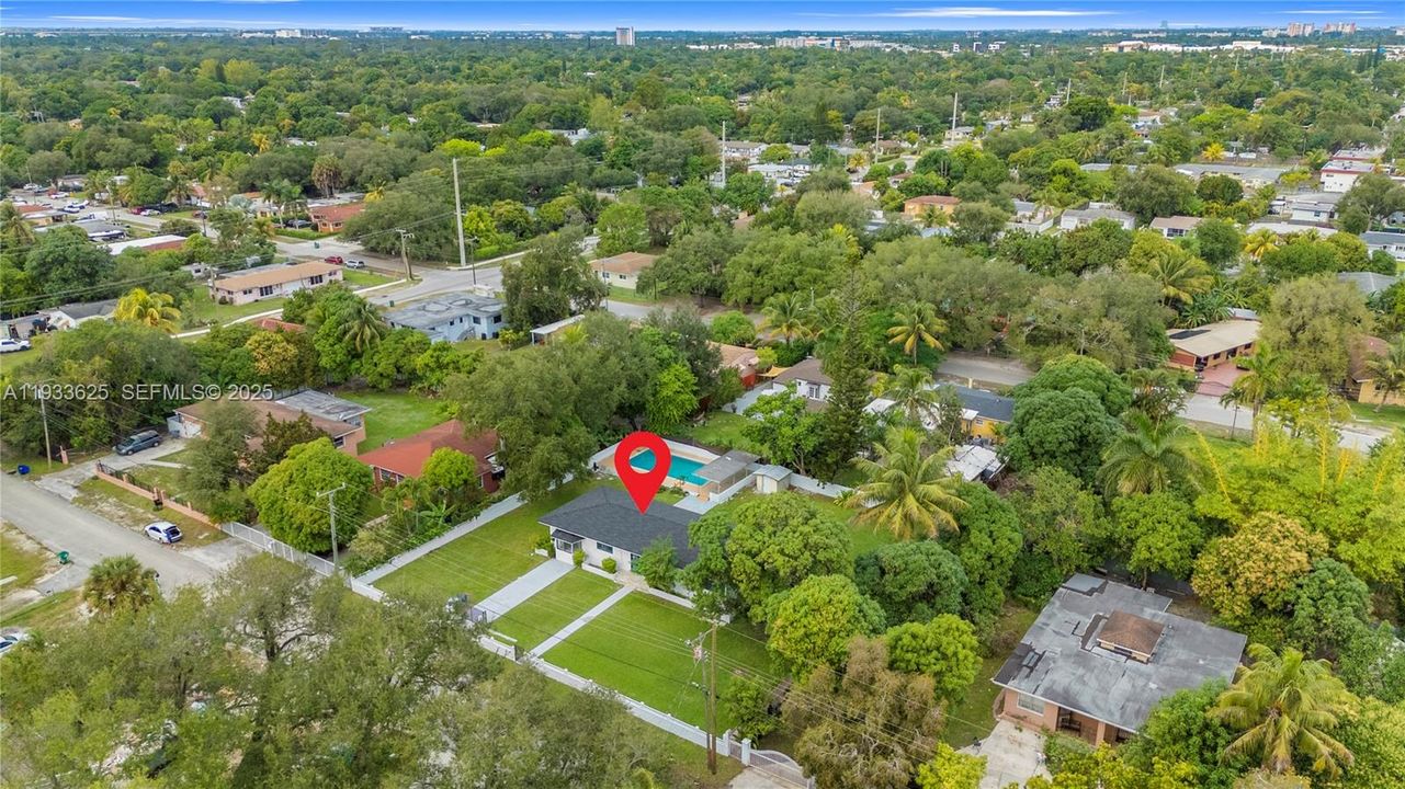 待售: $850,900 (3 贝兹, 3 浴室, 1690 平方英尺)