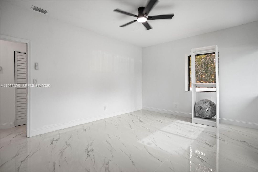 待售: $850,900 (3 贝兹, 3 浴室, 1690 平方英尺)