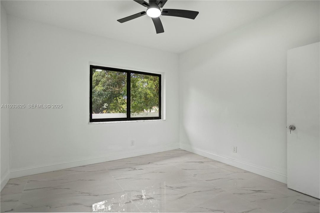 待售: $850,900 (3 贝兹, 3 浴室, 1690 平方英尺)