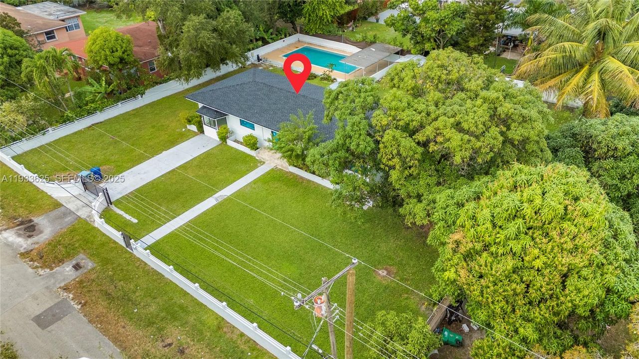 待售: $850,900 (3 贝兹, 3 浴室, 1690 平方英尺)