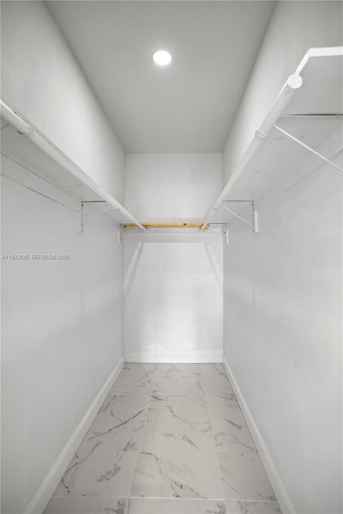 待售: $850,900 (3 贝兹, 3 浴室, 1690 平方英尺)