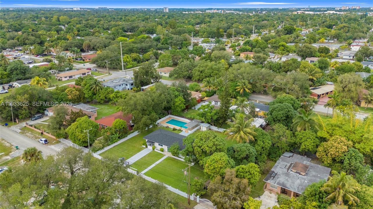 待售: $850,900 (3 贝兹, 3 浴室, 1690 平方英尺)