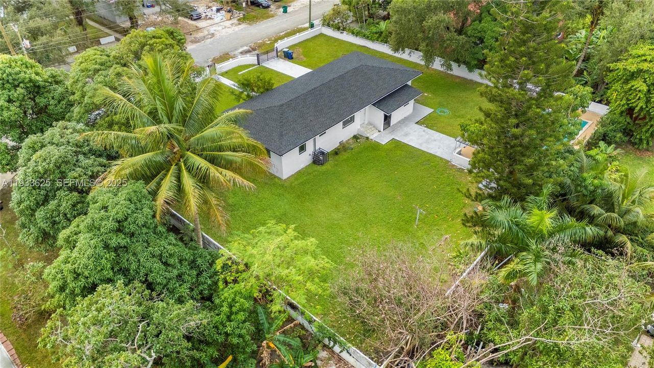 待售: $850,900 (3 贝兹, 3 浴室, 1690 平方英尺)