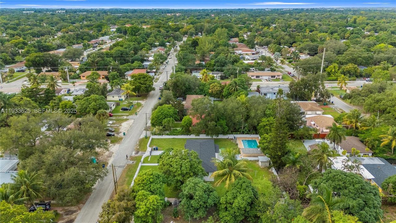 待售: $850,900 (3 贝兹, 3 浴室, 1690 平方英尺)