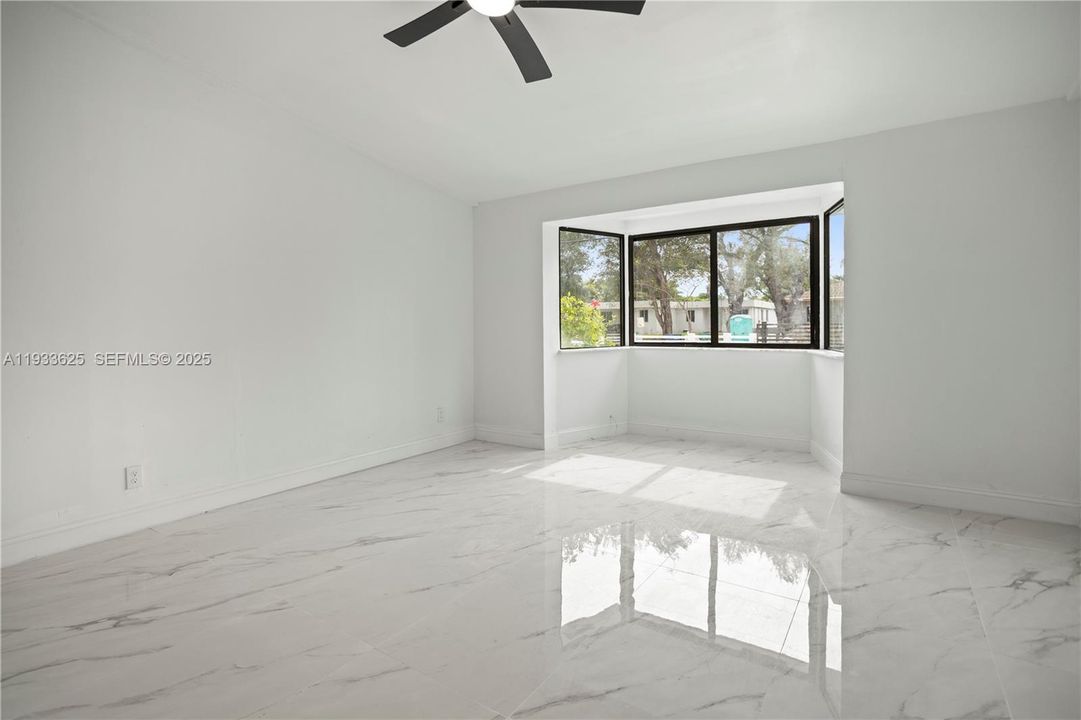 待售: $850,900 (3 贝兹, 3 浴室, 1690 平方英尺)