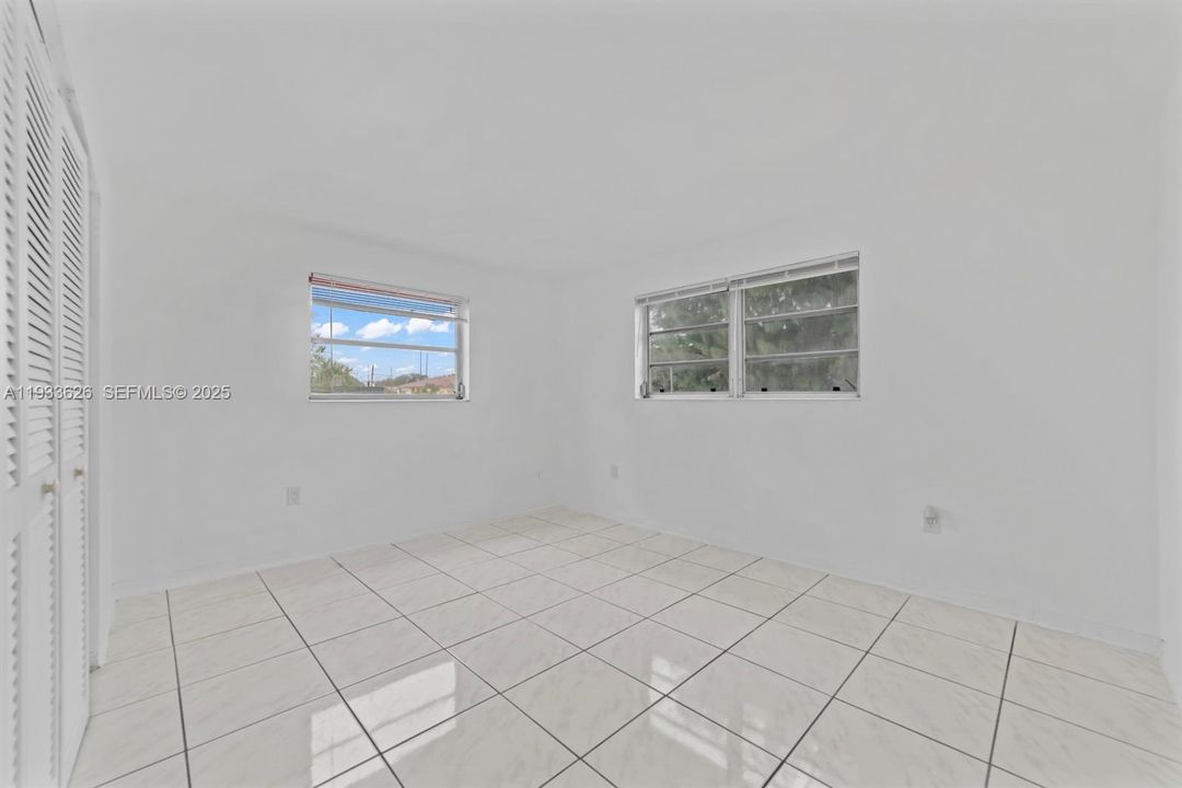 For Rent: $2,050 (2 beds, 1 baths, 1745 Square Feet)