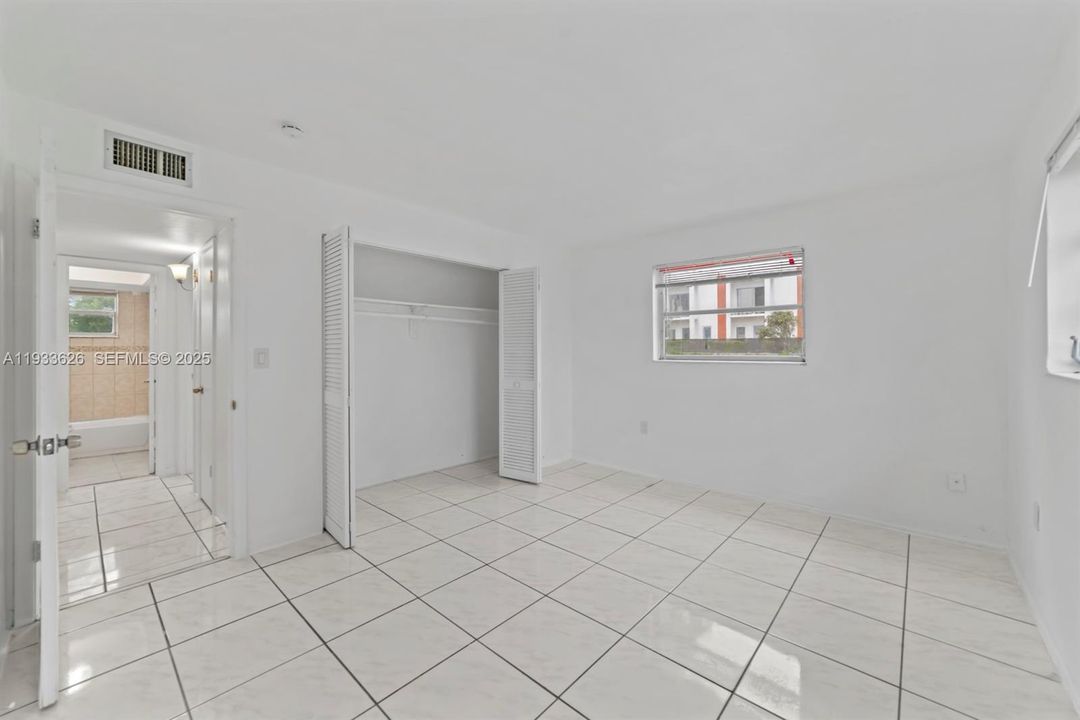 For Rent: $2,050 (2 beds, 1 baths, 1745 Square Feet)