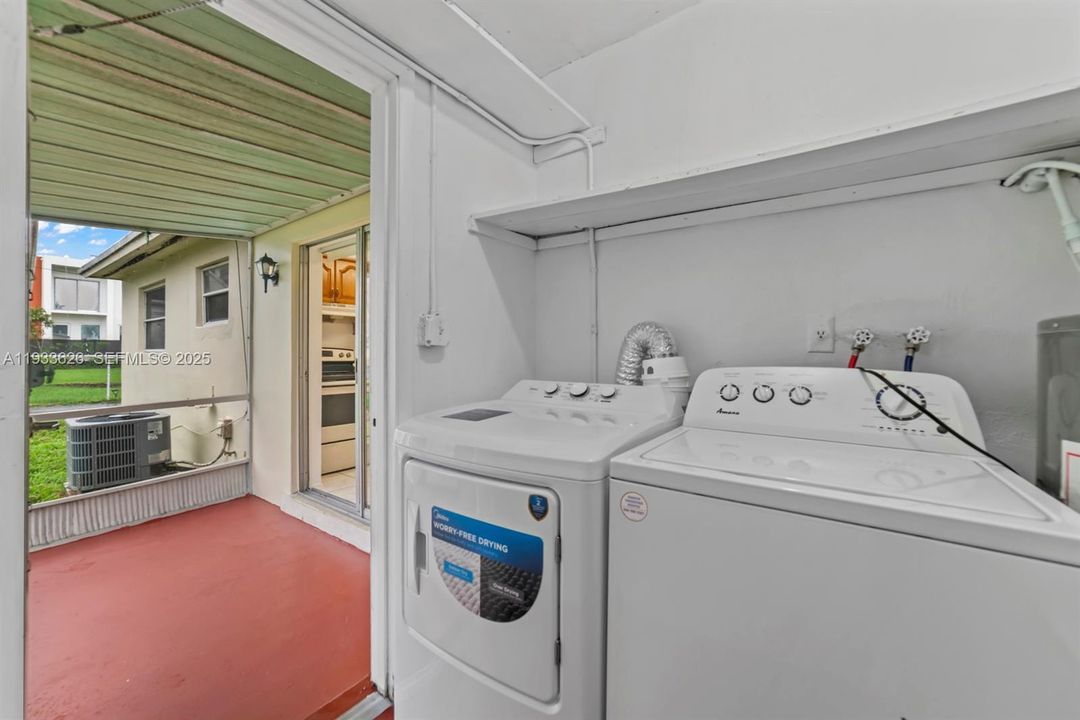 For Rent: $2,050 (2 beds, 1 baths, 1745 Square Feet)