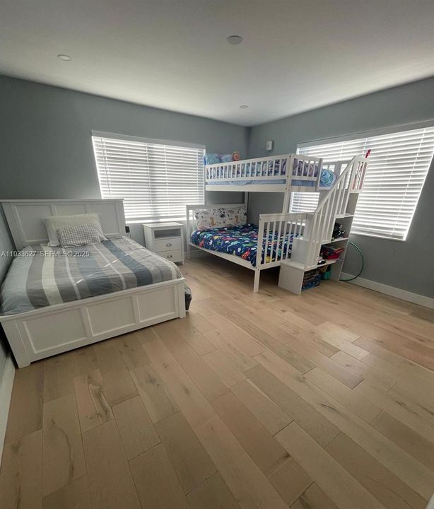 待售: $350,000 (1 贝兹, 1 浴室, 758 平方英尺)