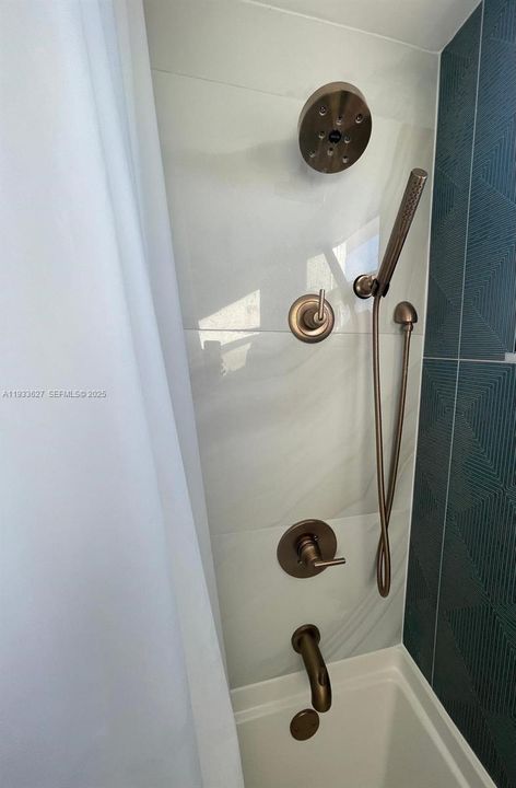 待售: $350,000 (1 贝兹, 1 浴室, 758 平方英尺)