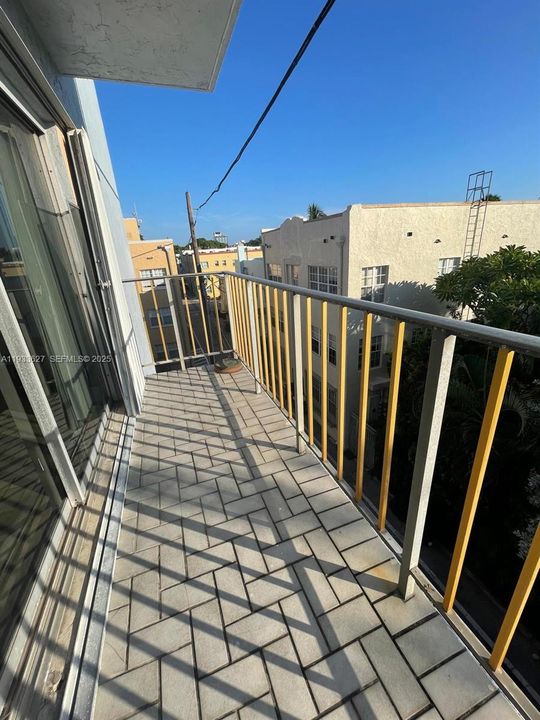 待售: $350,000 (1 贝兹, 1 浴室, 758 平方英尺)