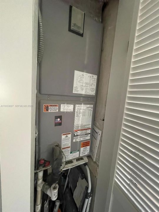 待售: $350,000 (1 贝兹, 1 浴室, 758 平方英尺)