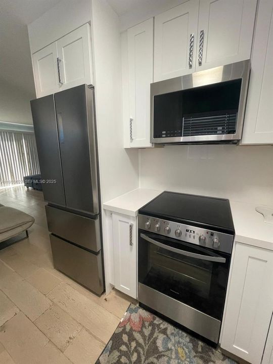 待售: $350,000 (1 贝兹, 1 浴室, 758 平方英尺)