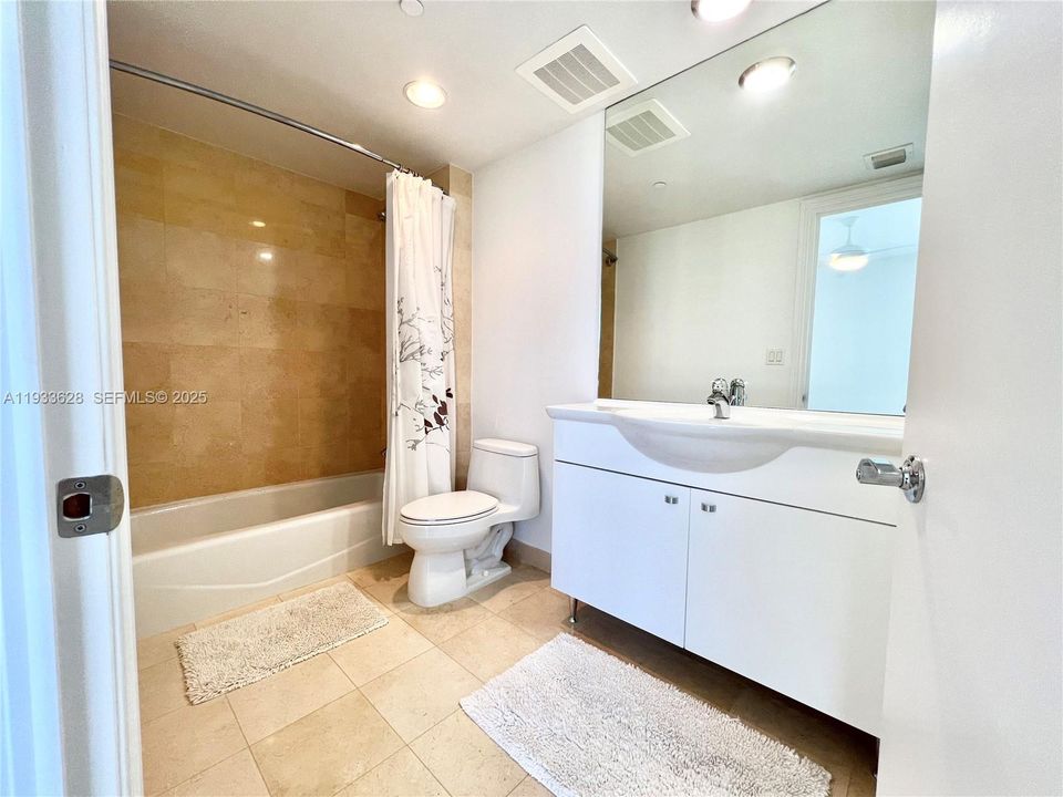 В аренду: $9,000 (3 спален, 3 ванн, 2078 Квадратных фут)