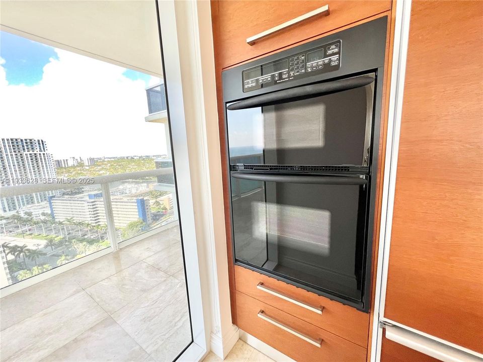 В аренду: $9,000 (3 спален, 3 ванн, 2078 Квадратных фут)