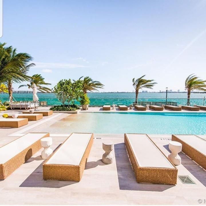 For Sale: $670,000 (1 beds, 2 baths, 790 Square Feet)